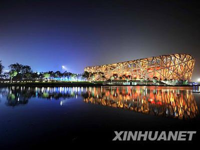 这是7月16日晚拍摄的国家体育场夜景
