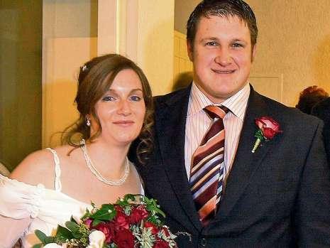 举重冠军-施泰纳用金牌告慰已故妻子